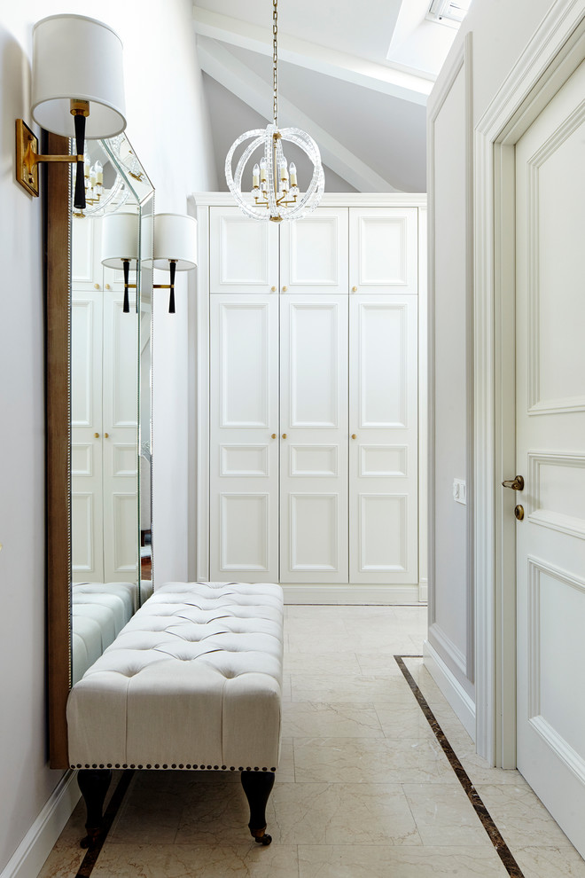 Houzz тур: Двухэтажная квартира с мансардой и спрятанной кухней