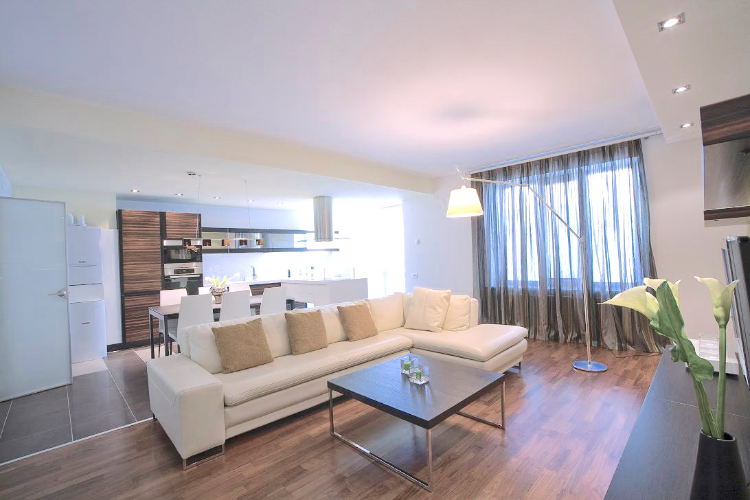 Трёхкомнатная из четырёхкомнатной.