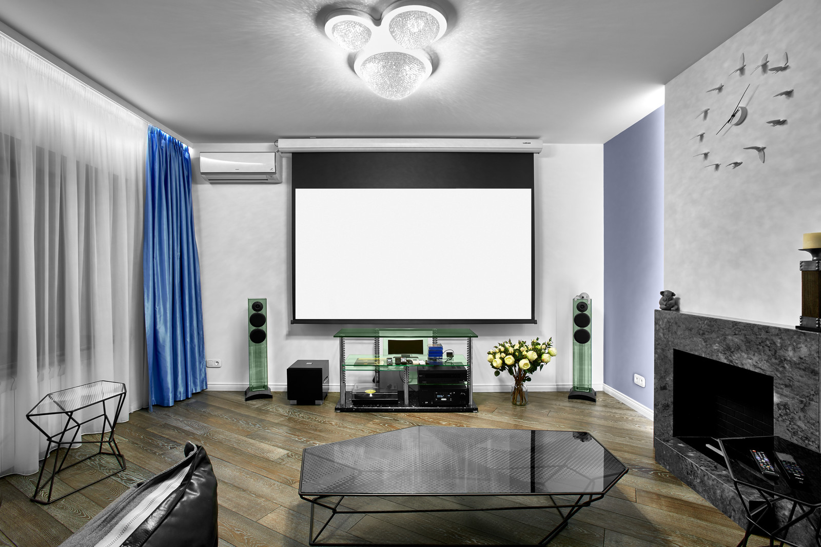 Кинотеатр с камином