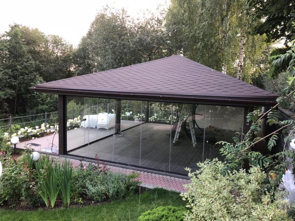 Беседка с видовым остеклением