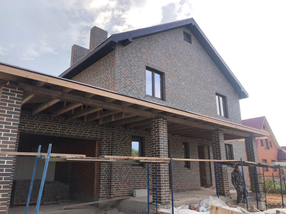 Обложка проекта: Фундамент - плита с ребрами жёсткостью вниз . Несущие стены - полнотелый кирпич . В