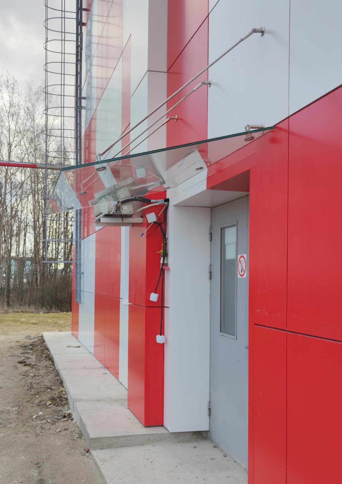 Обложка проекта: Стеклянные козырьки в Аэропорту Пулково