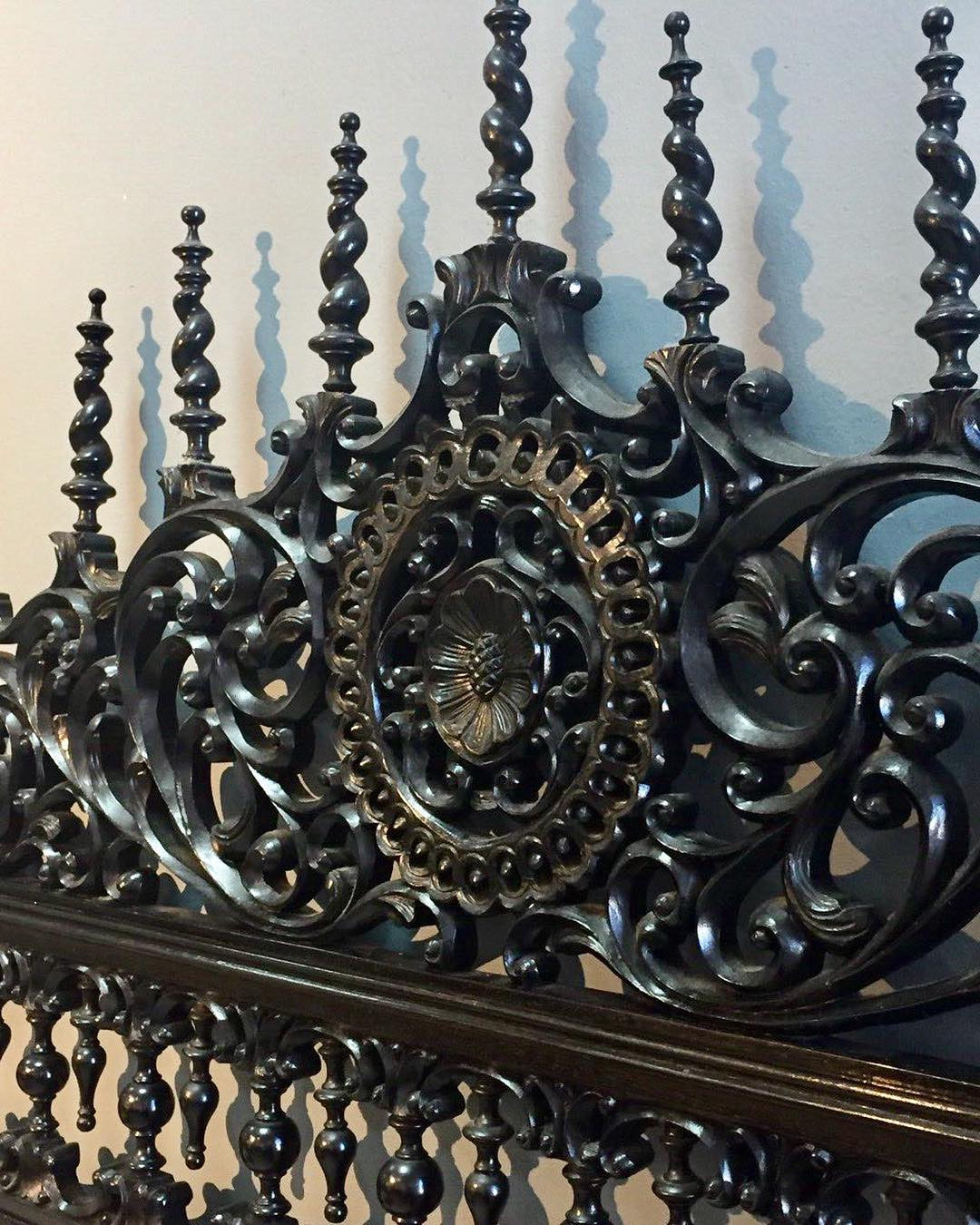 Новая жизum антикварных вещей