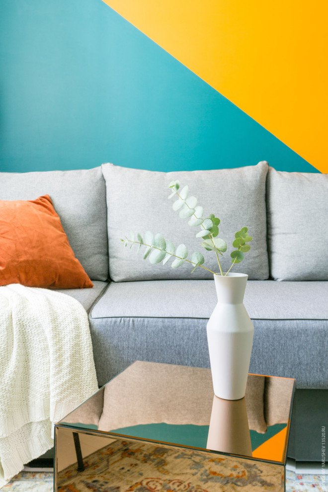 Multicolored apartment in Zhulebino, Moscow