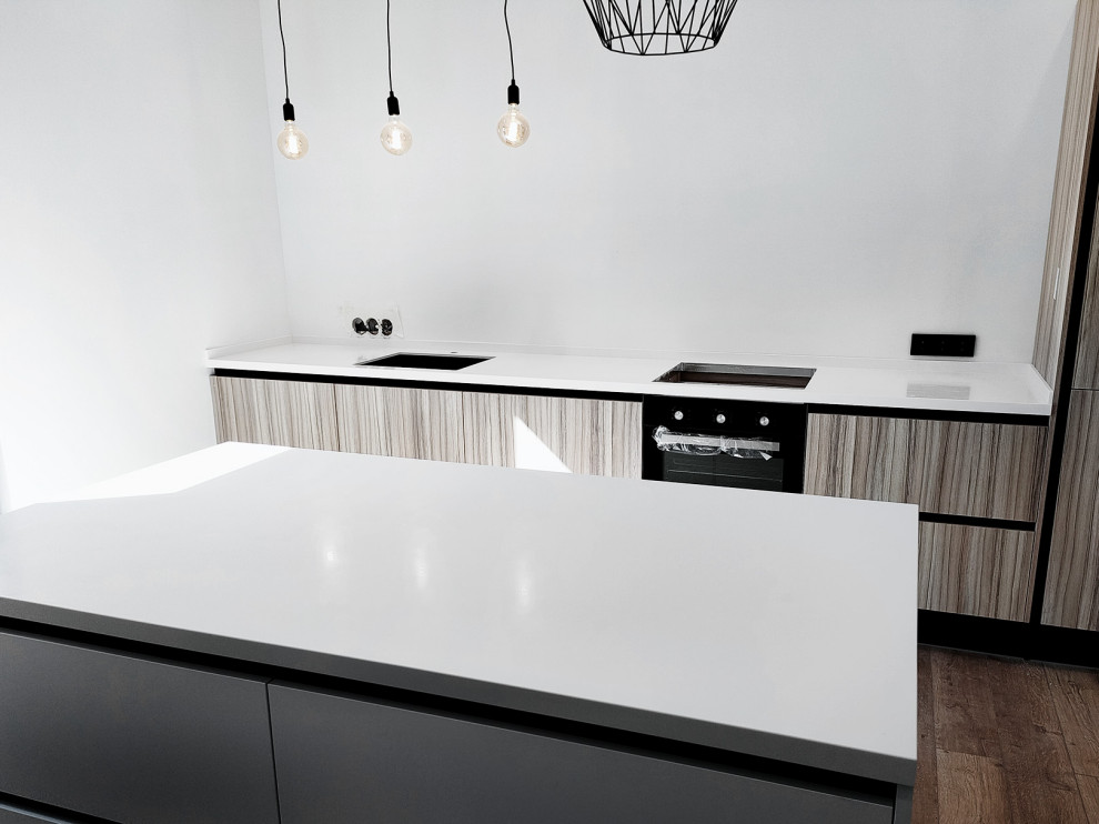 Столешница и кухонный остров из белого камня Hi-Macs