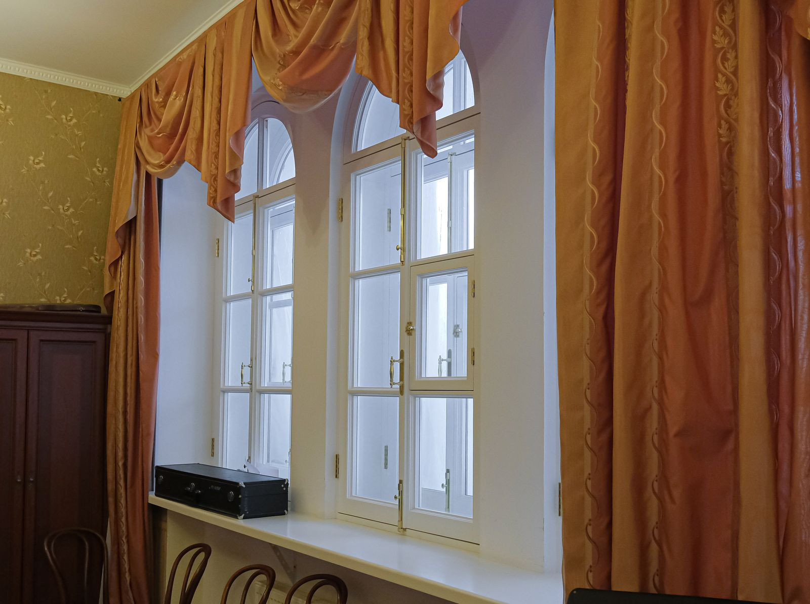 Квартира с историческими окнами и двери