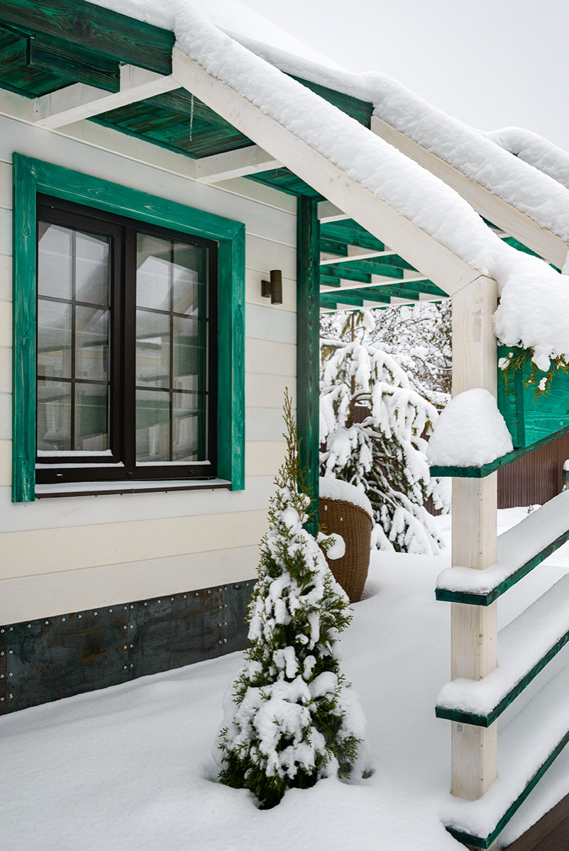 Как правильно: Выбрать краску для наружных работ