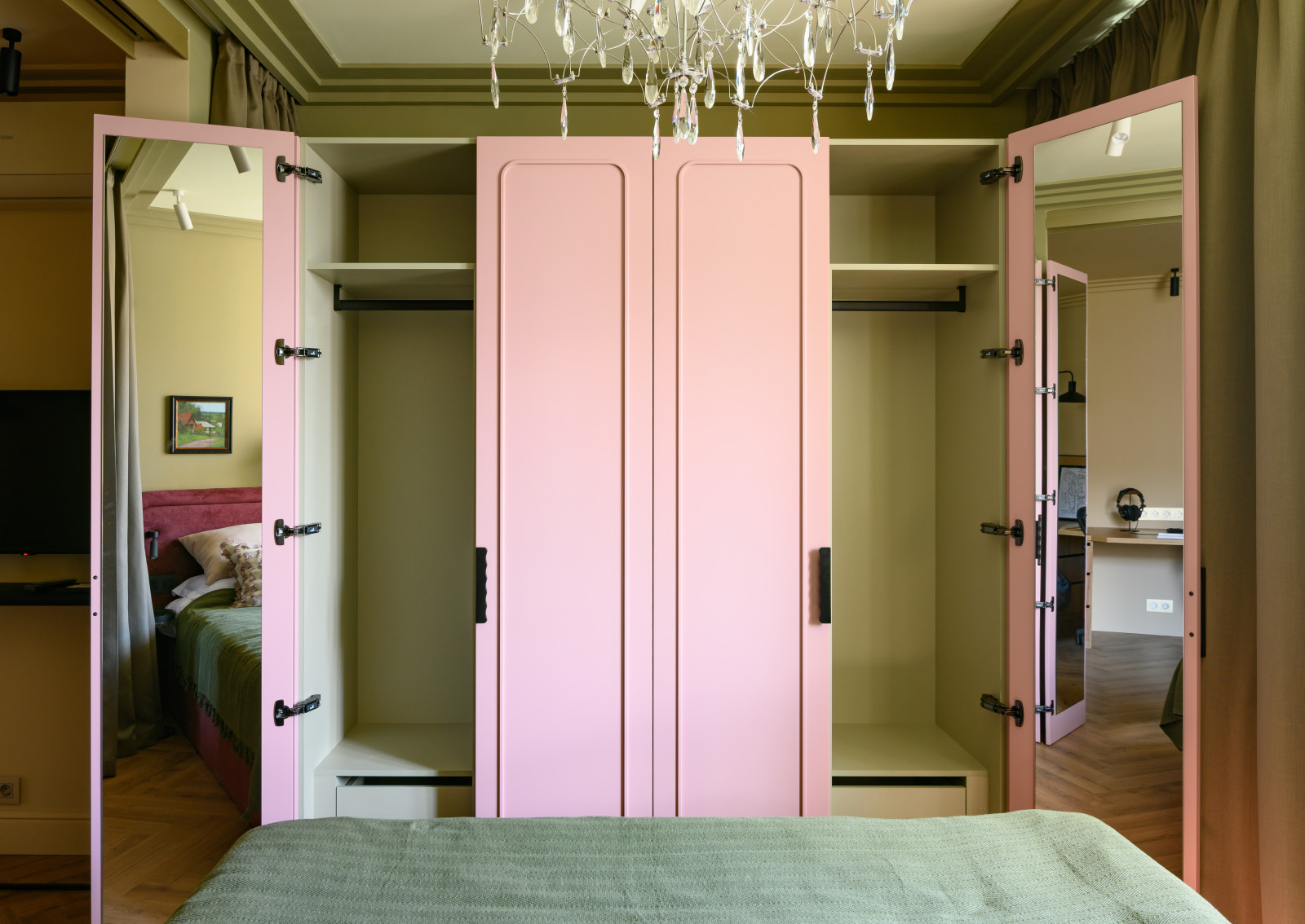 Шкаф для передачи "Квартирный вопрос"