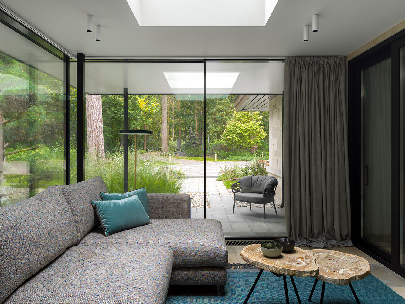 ЗИМНИЙ САД И СПА ЗОНА С ВПЕЧАТЛЯЮЩИМ ПАНОРАМНЫМ ВИДОМ В БАРВИХЕ