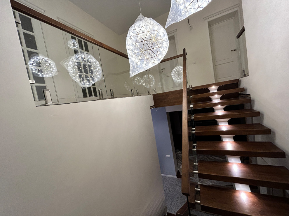 Лестница на монокосоуре в Подмосковье