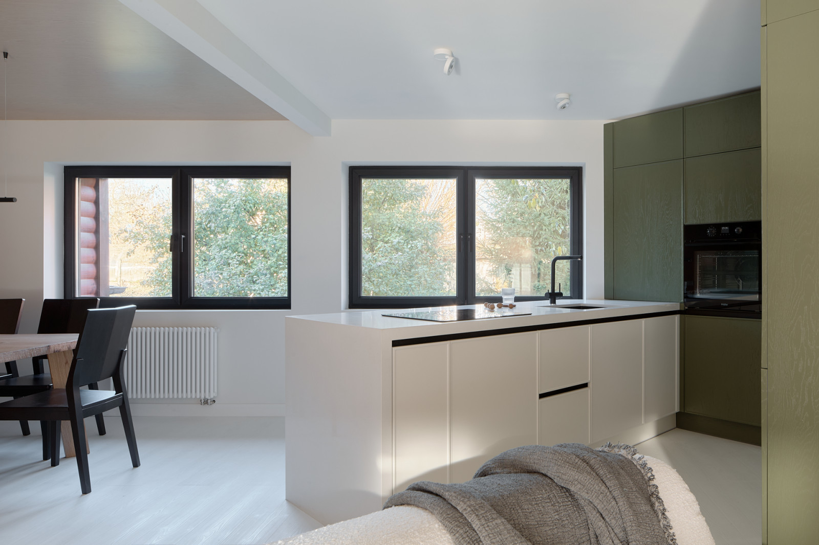 Кухня-гостиная. Разворот на 45 градусов