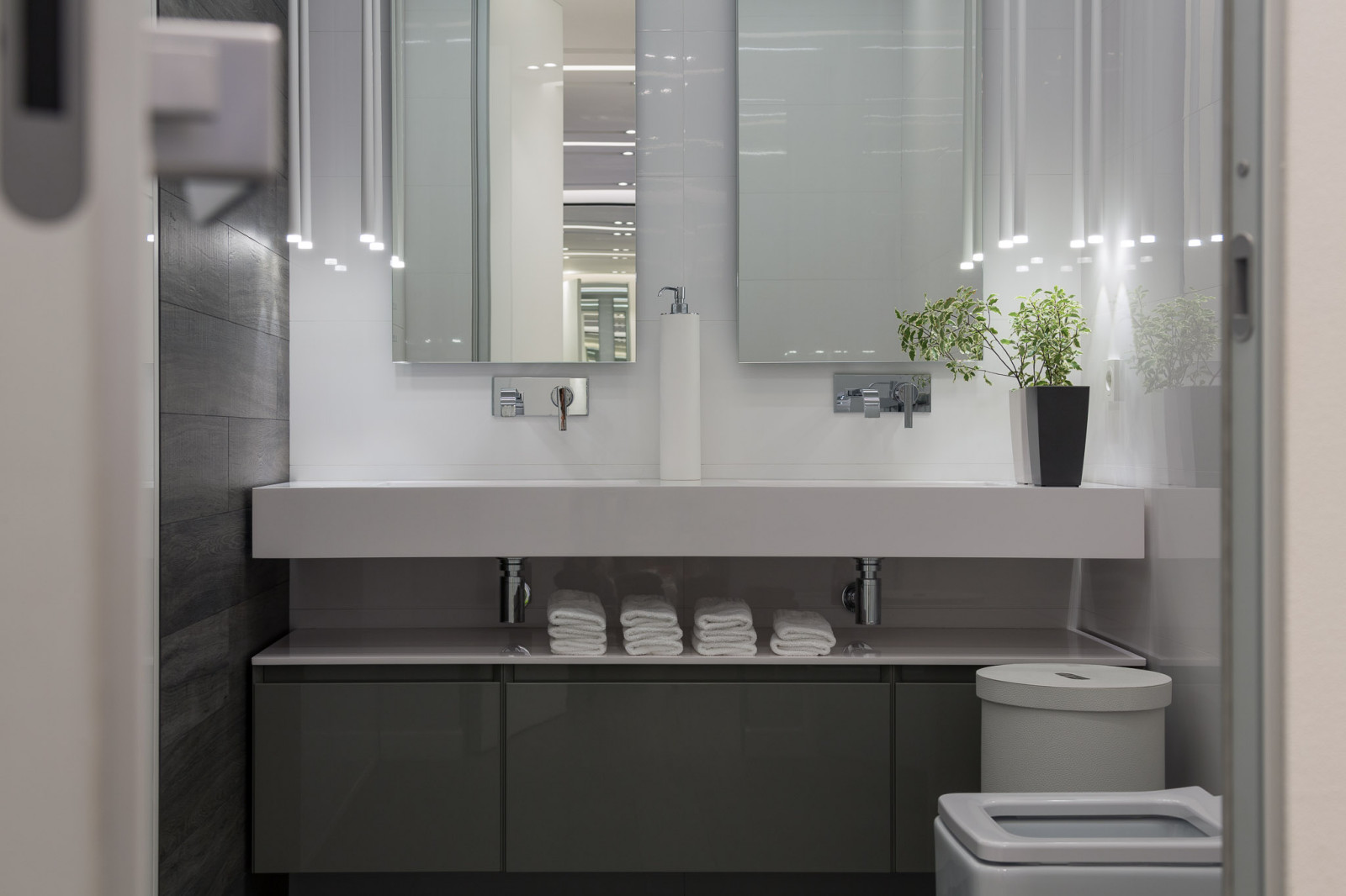 БЕЛЫМ ПО БЕЛОМУ