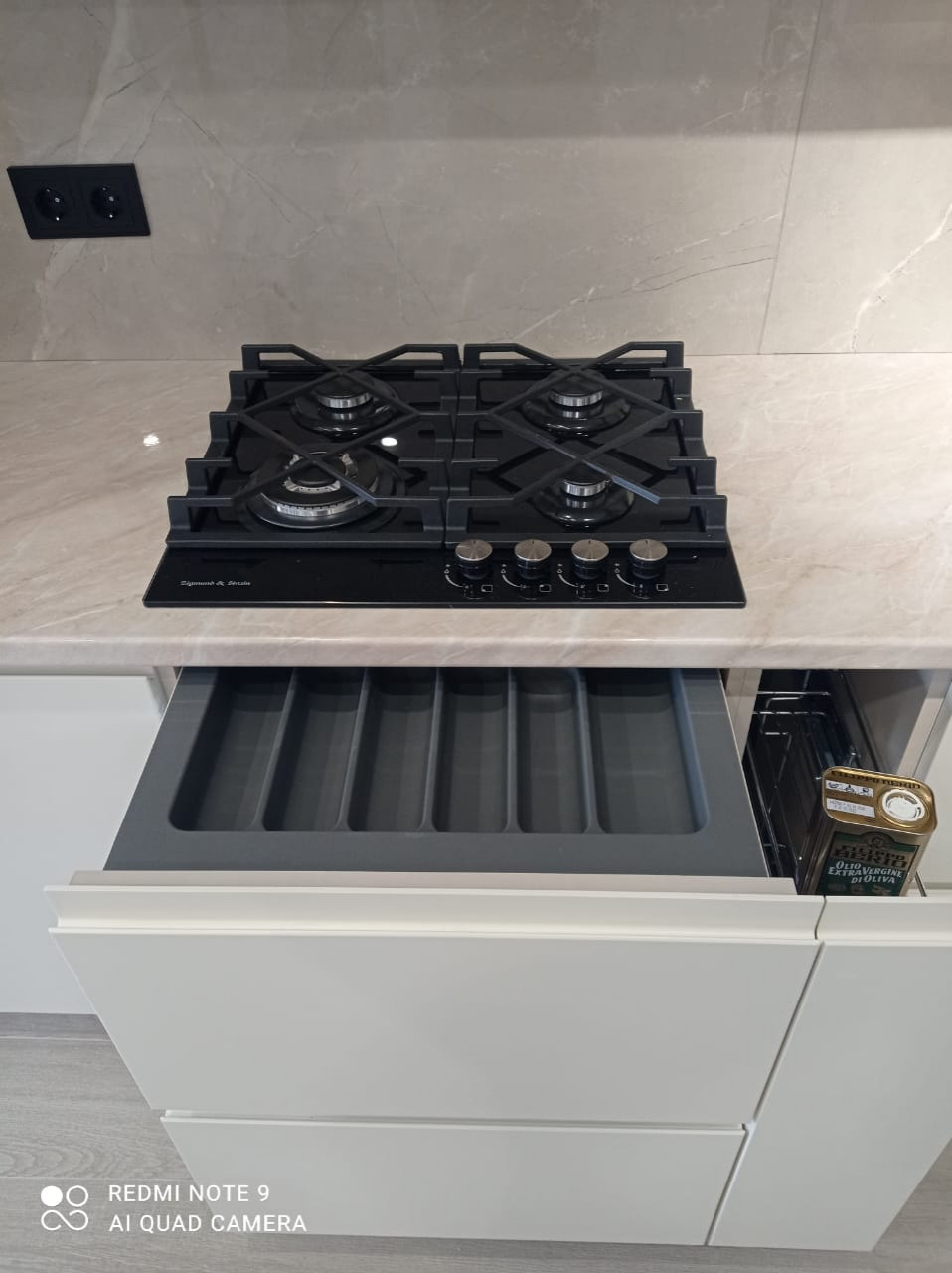 Обложка проекта: кухня для холостяка