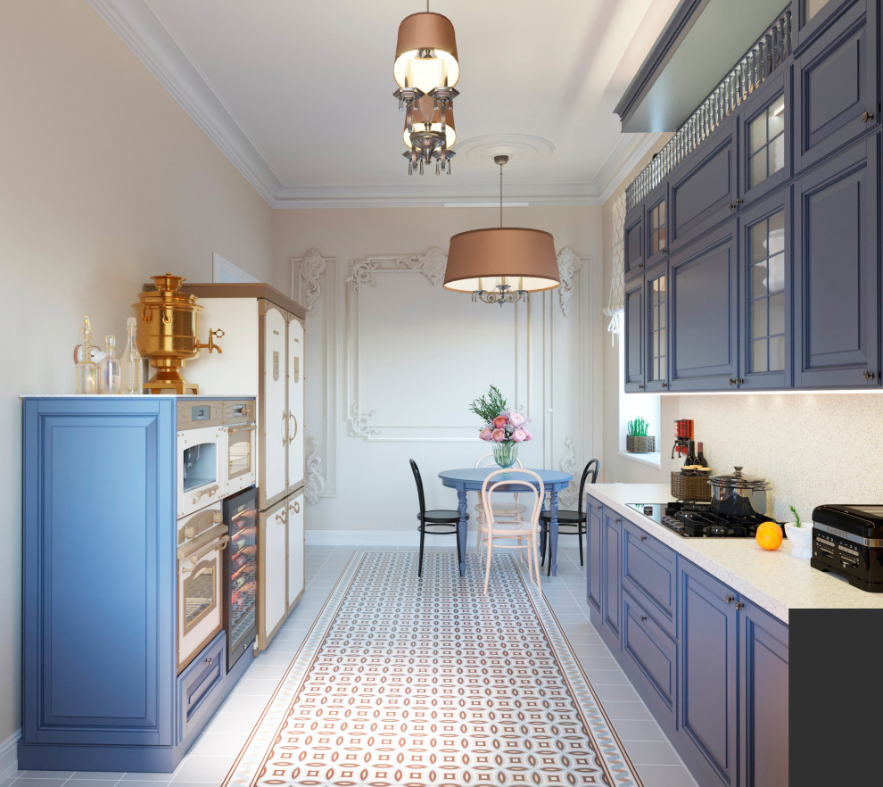 Кухня в пятикомнатной квартире в старом фонде в Санкт-Петербурге