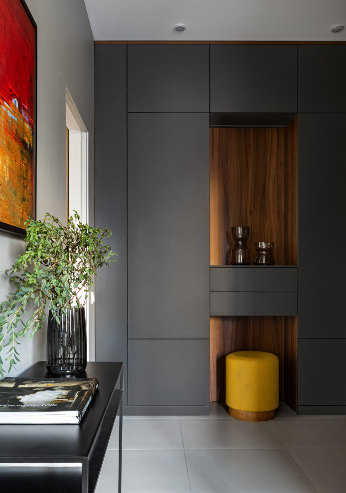 Белый в цвете