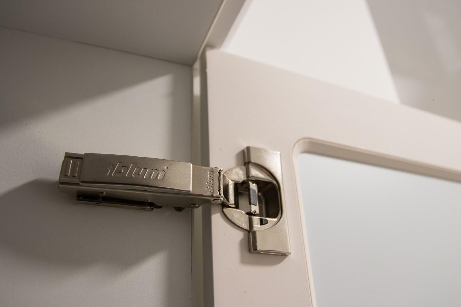 Прихожая в современной классике