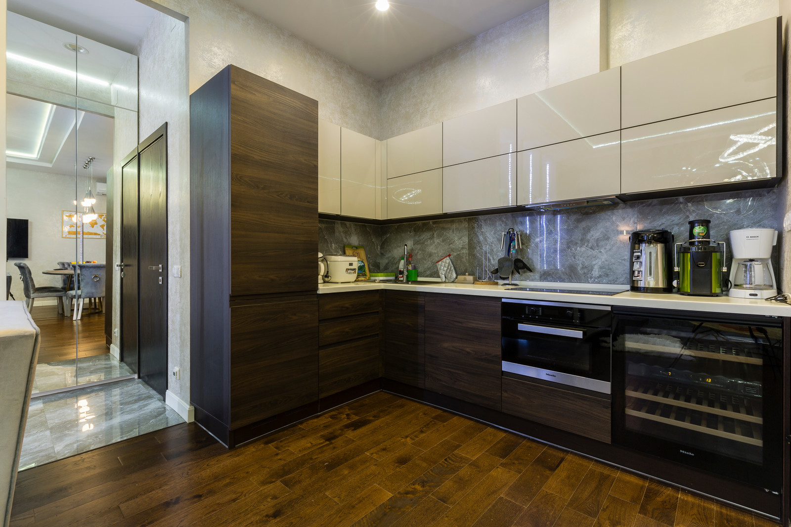 STYLISH LUX APARTMENT IN THE HEART OF THE CITY