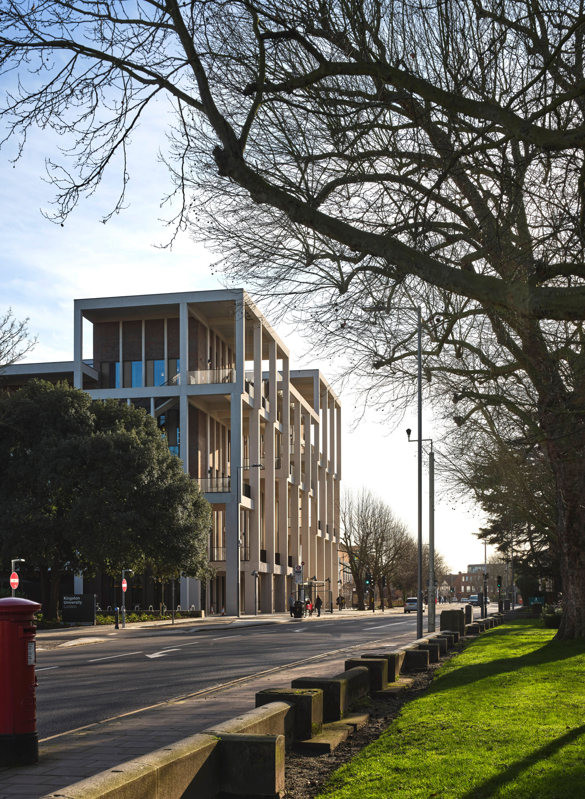 Архитектура: Ирландский дуэт — лауреат Притцкеровской премии 2020