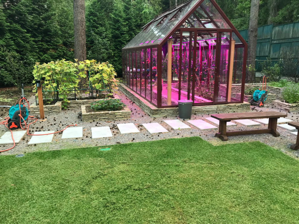 Участок в регулярном стиле