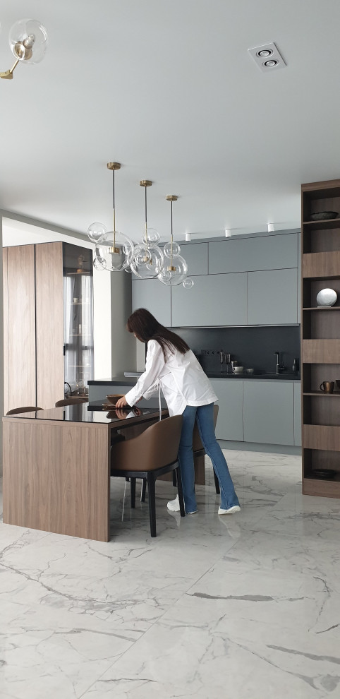 №6. ЖК на Декабрьских событий.