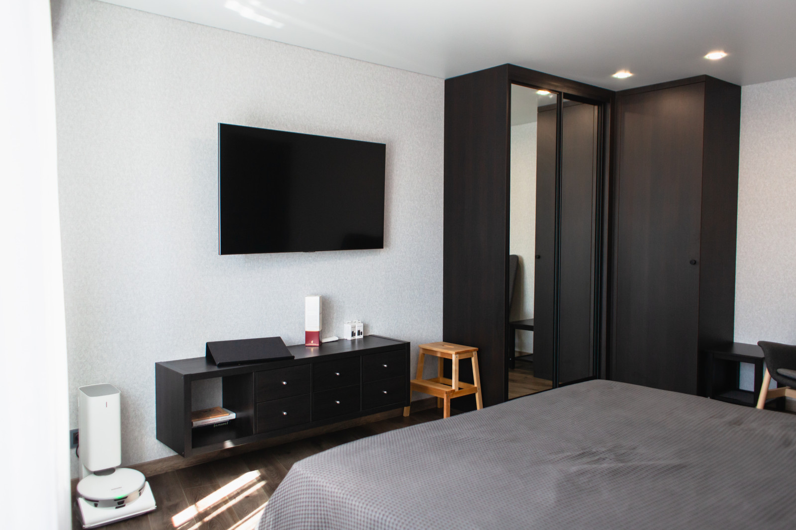 2х комнатная квартира Свиридова 14