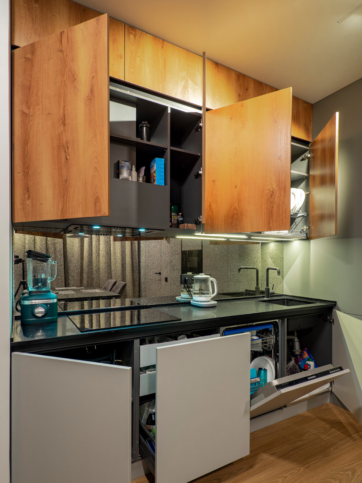 Стильная кухня в минималистичном стиле