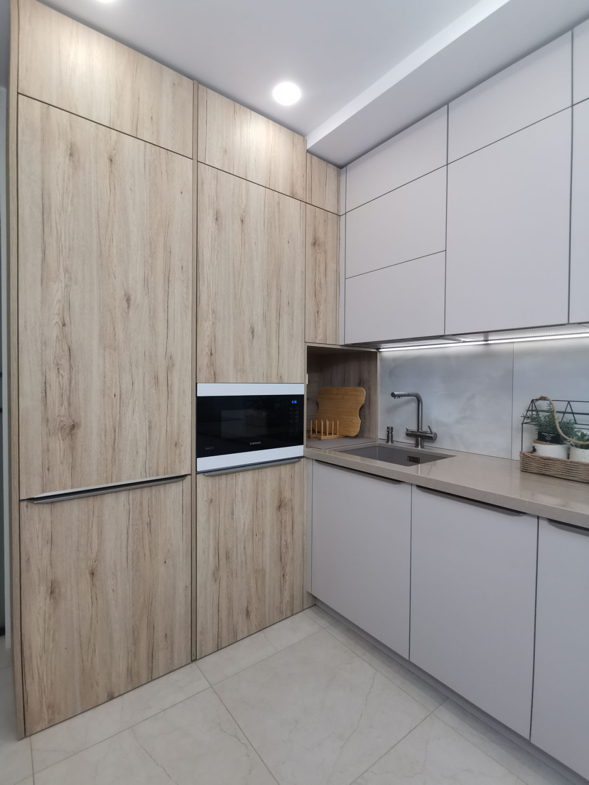 КУХНЯ BURGER LARA+CORA