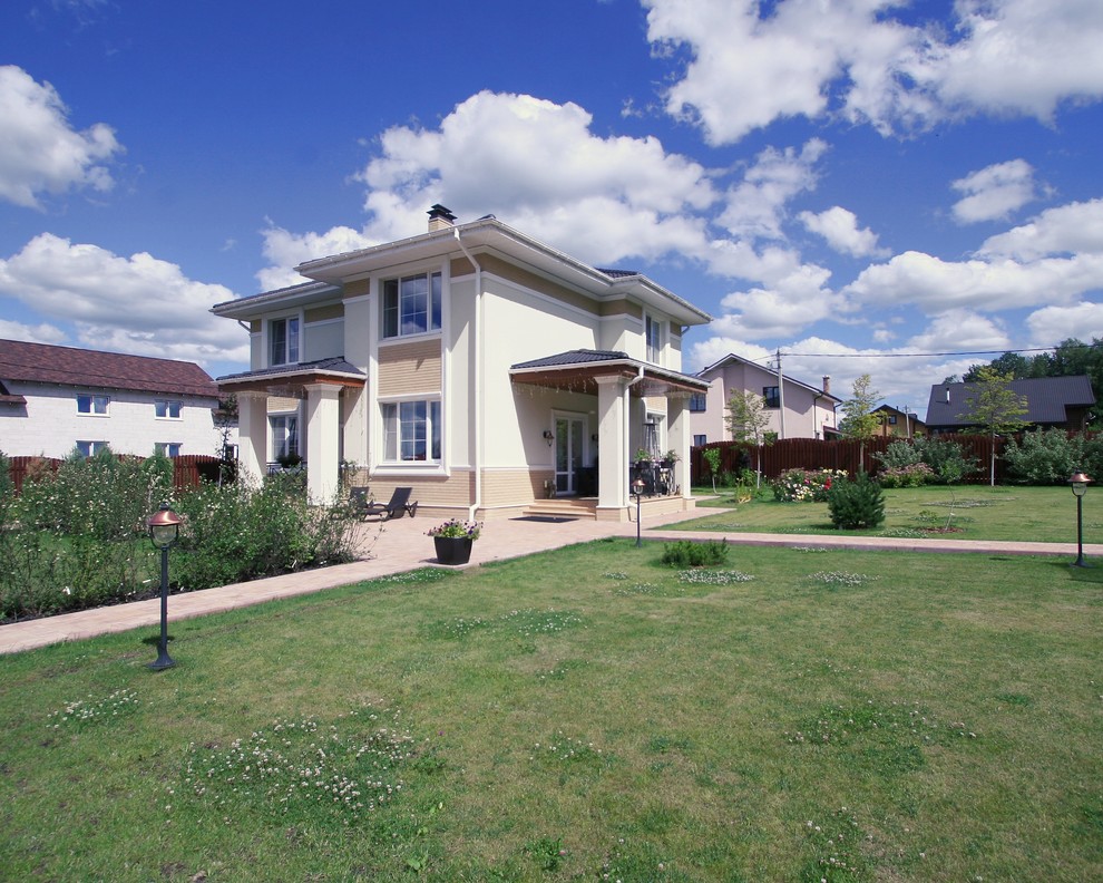 Архитектурный ансамбль из трех домов