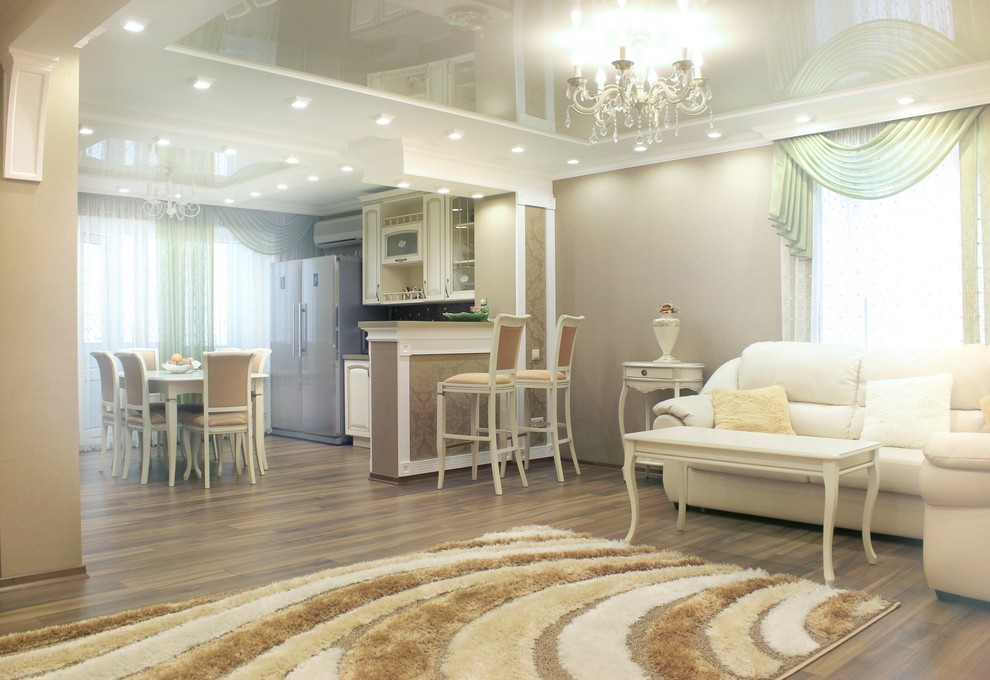 Натяжные потолки в квартире "классического стиля"