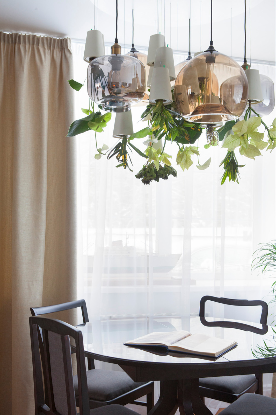 Между морем и землёй