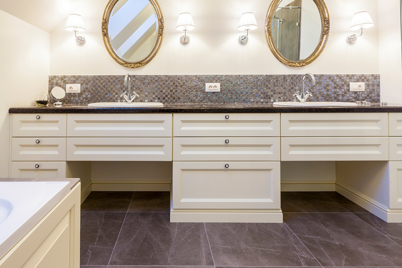 Мебель в ванную комнату