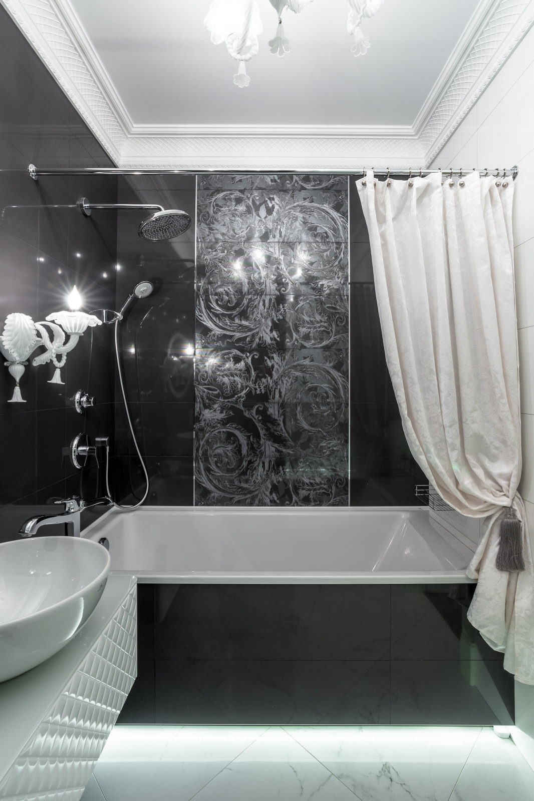 Черно-белая ванная комната