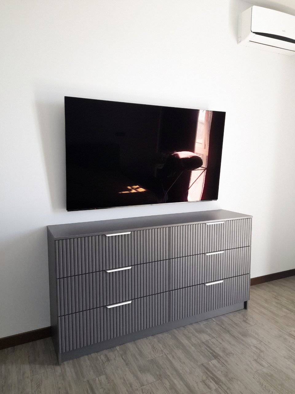 Тумбы и комоды