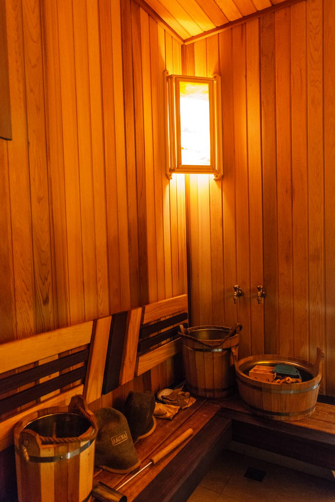 Дом с бассейном