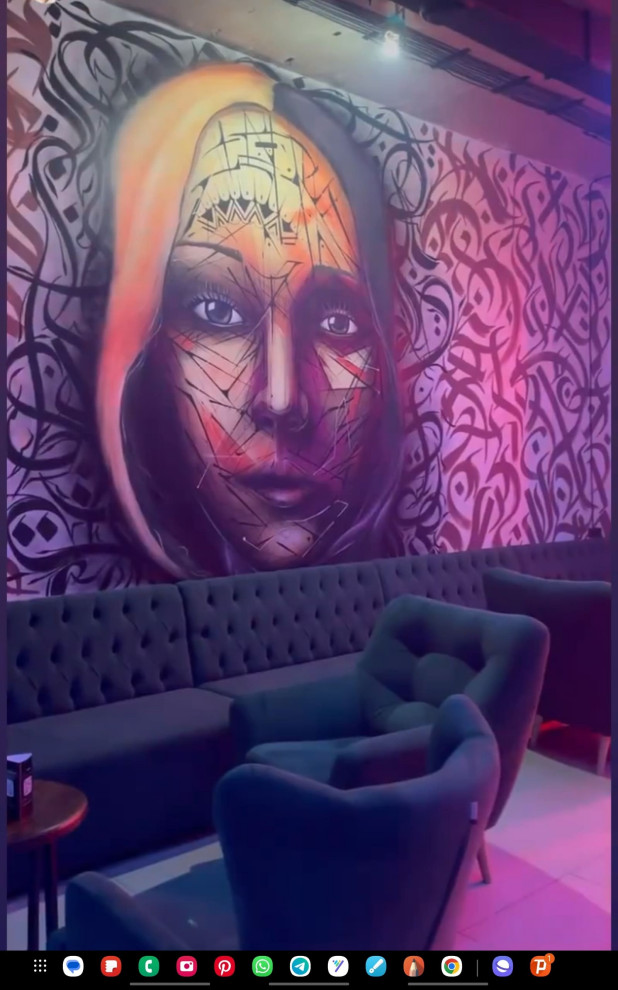 Обложка проекта: портрет граффити оформление в баре ресторане