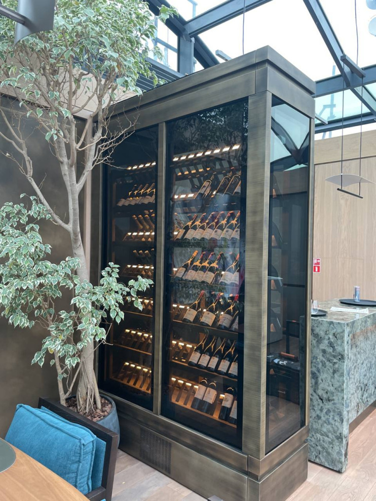 Обложка проекта: Винная витрина для ресторана на заказ