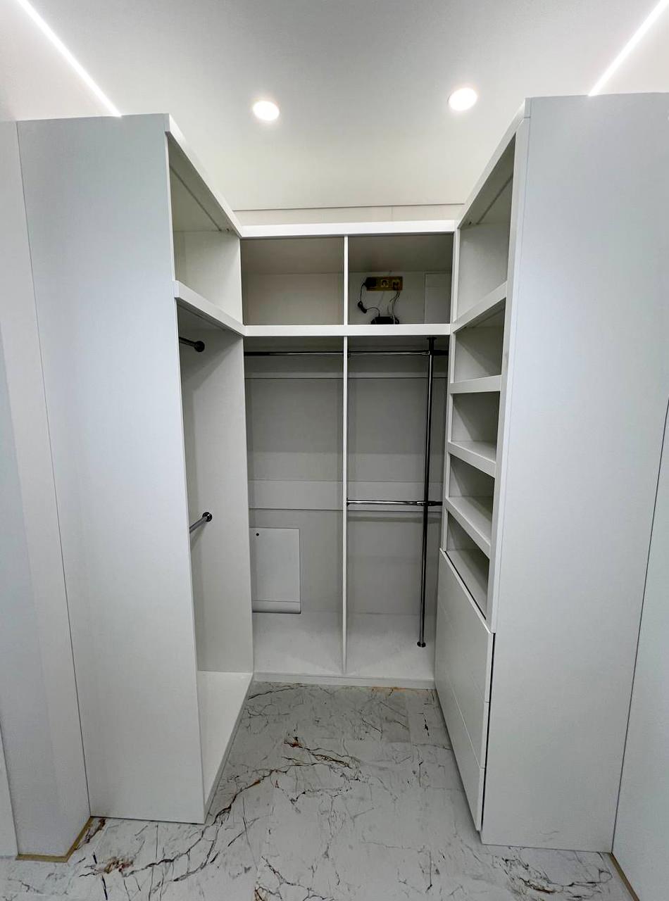 Гардеробные с подсветкой