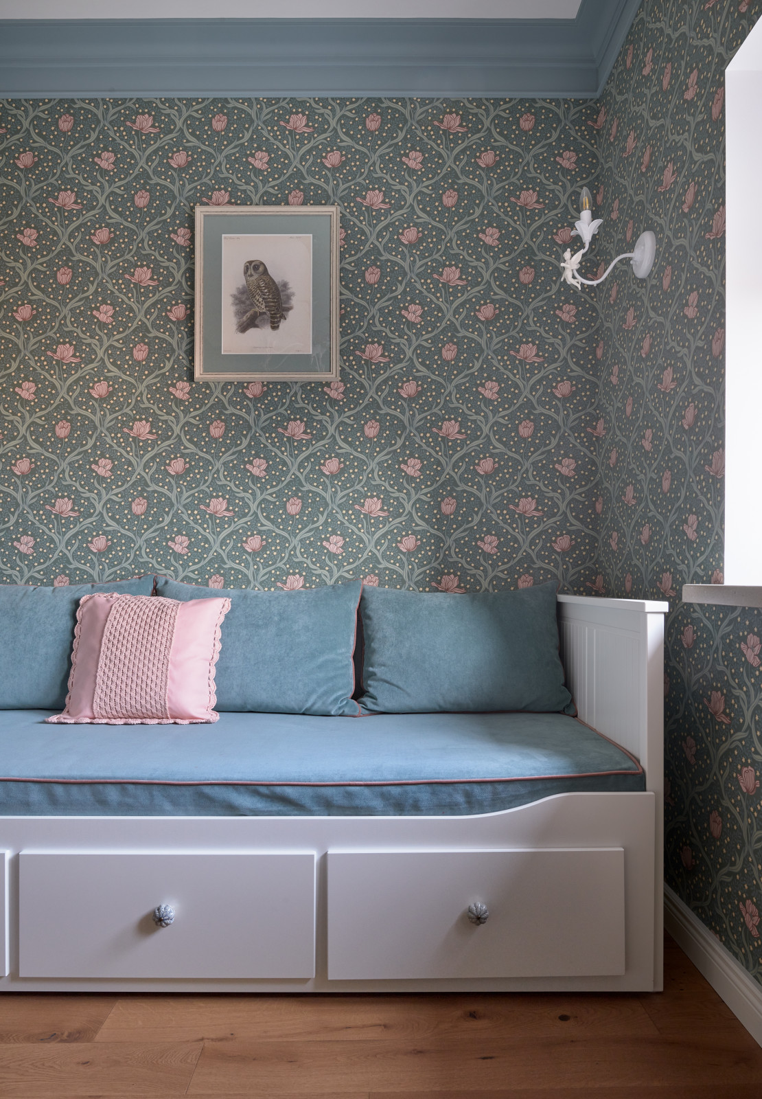 Серый элегантный