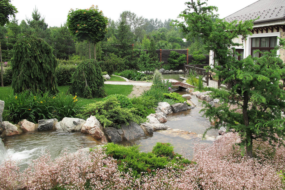 Сад с ручьем В Новогорске 2009 г