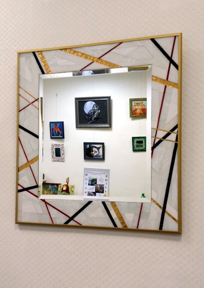 Зеркало в белой мозаичной раме "Геометрия"