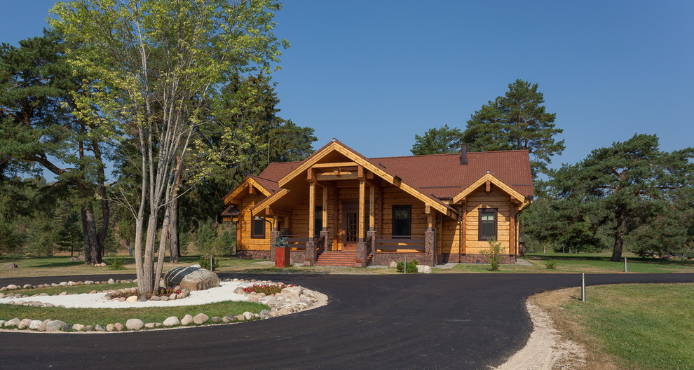 Деревянный дом в классическом стиле