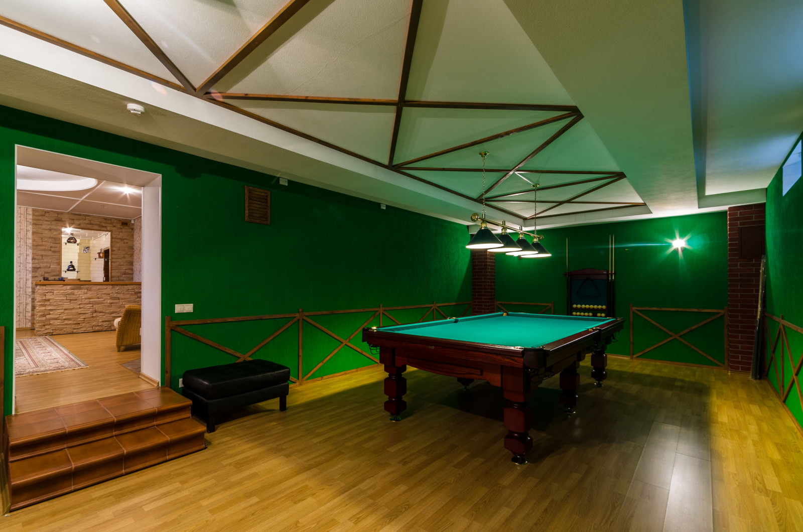 ОЧЕНЬ БОЛЬШОЙ- ШИКАРНЫЙ КОТТЕДЖ! В живописном месте, на берегу реки!