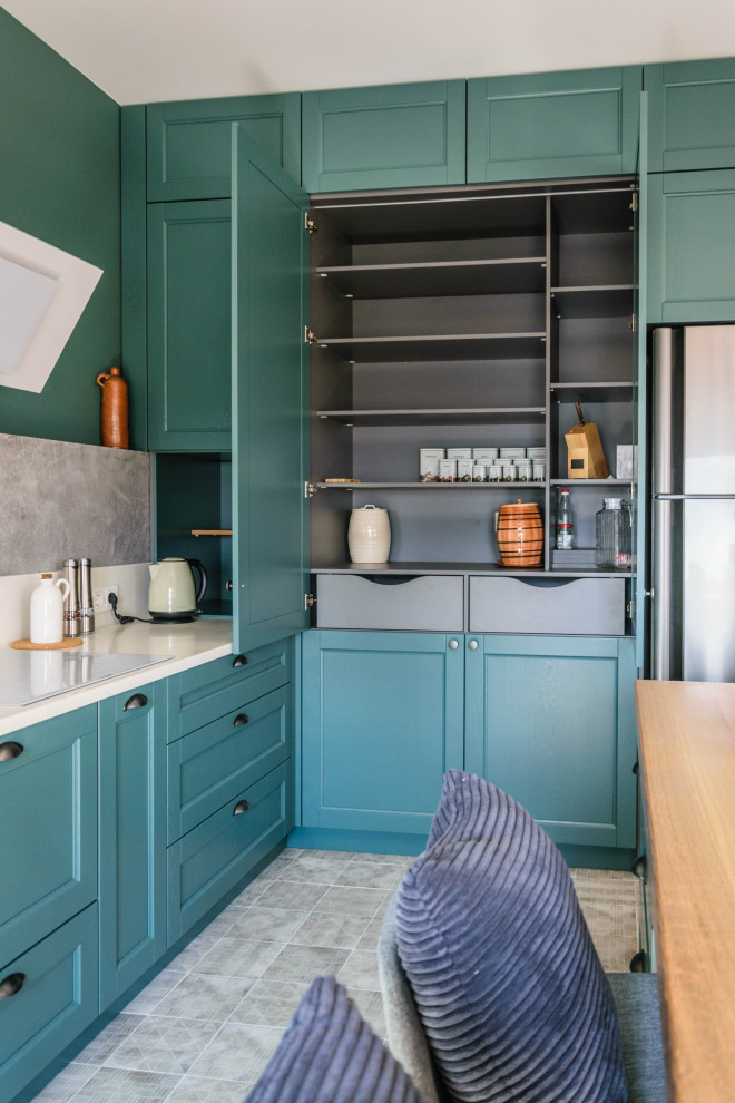 Пыльно-зеленая кухня