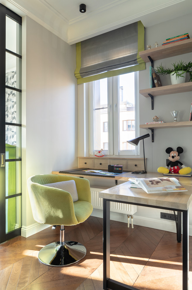 Ахроматика детской зоны с цветовыми акцентами