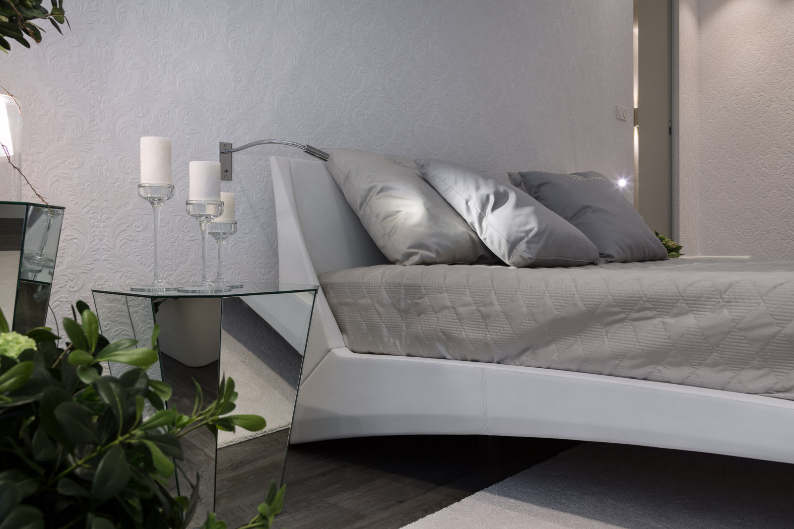 БЕЛЫМ ПО БЕЛОМУ