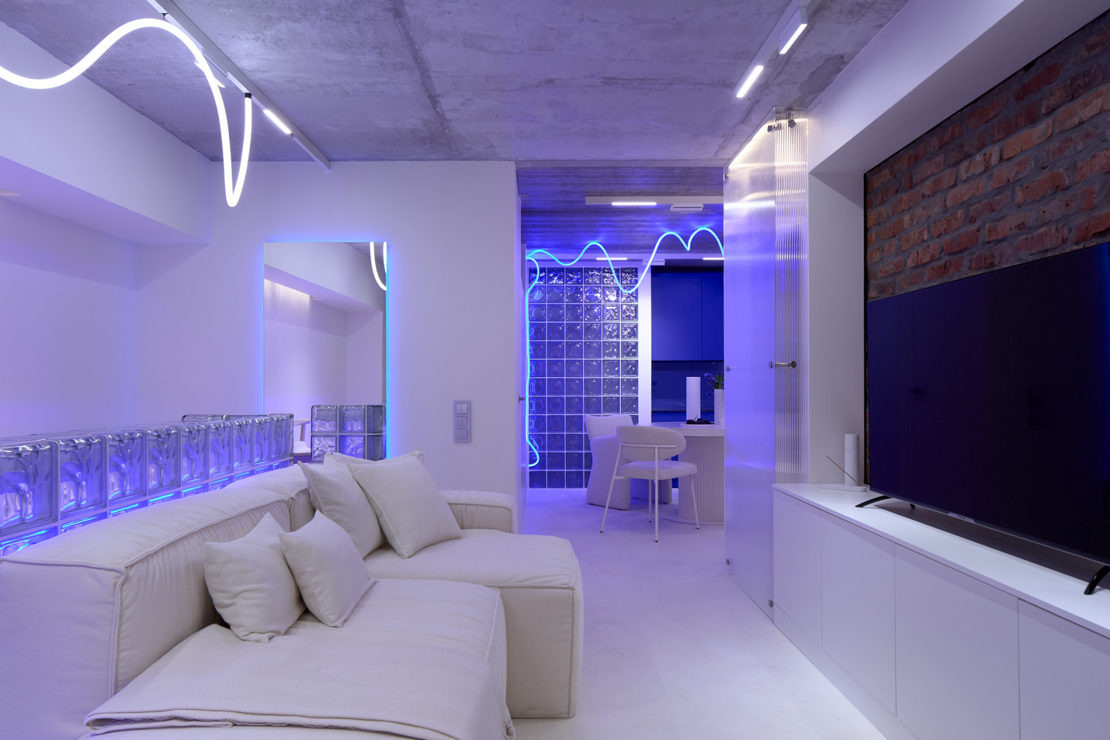 23.06.24 Алексеева Диана и Каримова Карина (Гостиная с кубиками льда)