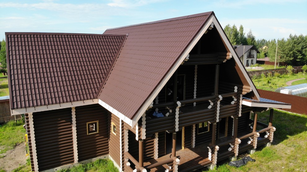 Сказочный дом из оцилиндрованного бревна.