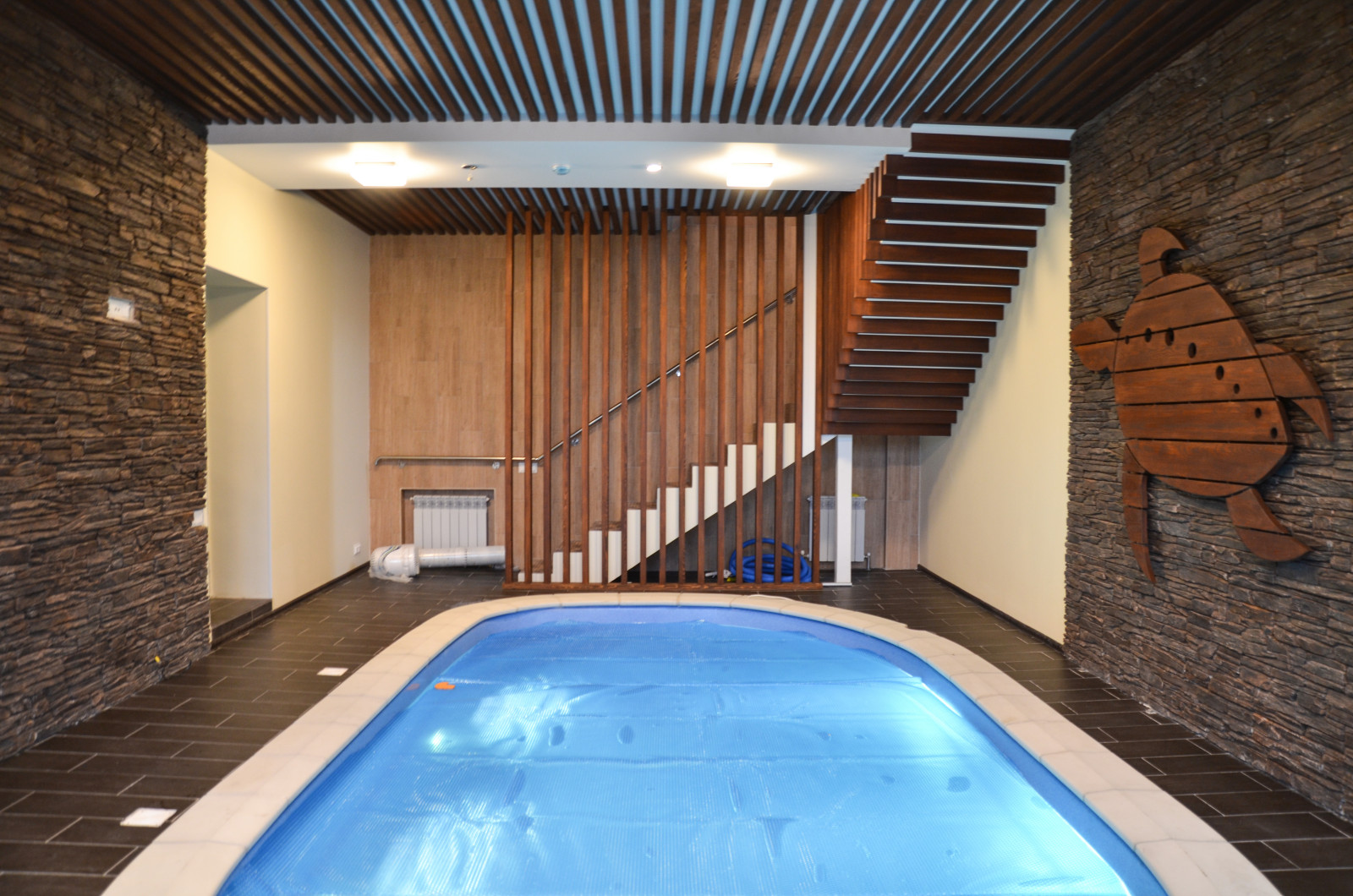 Бассейн в частном доме