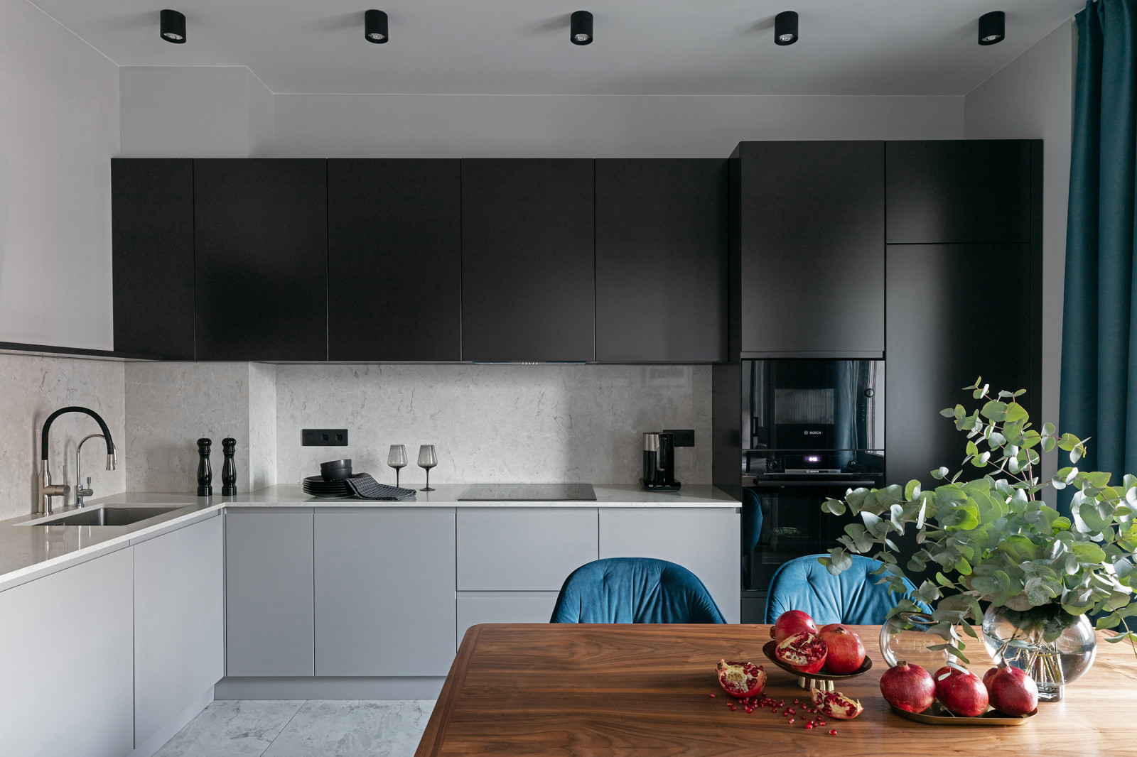 Обложка проекта: Современная кухня на пр.Медиков