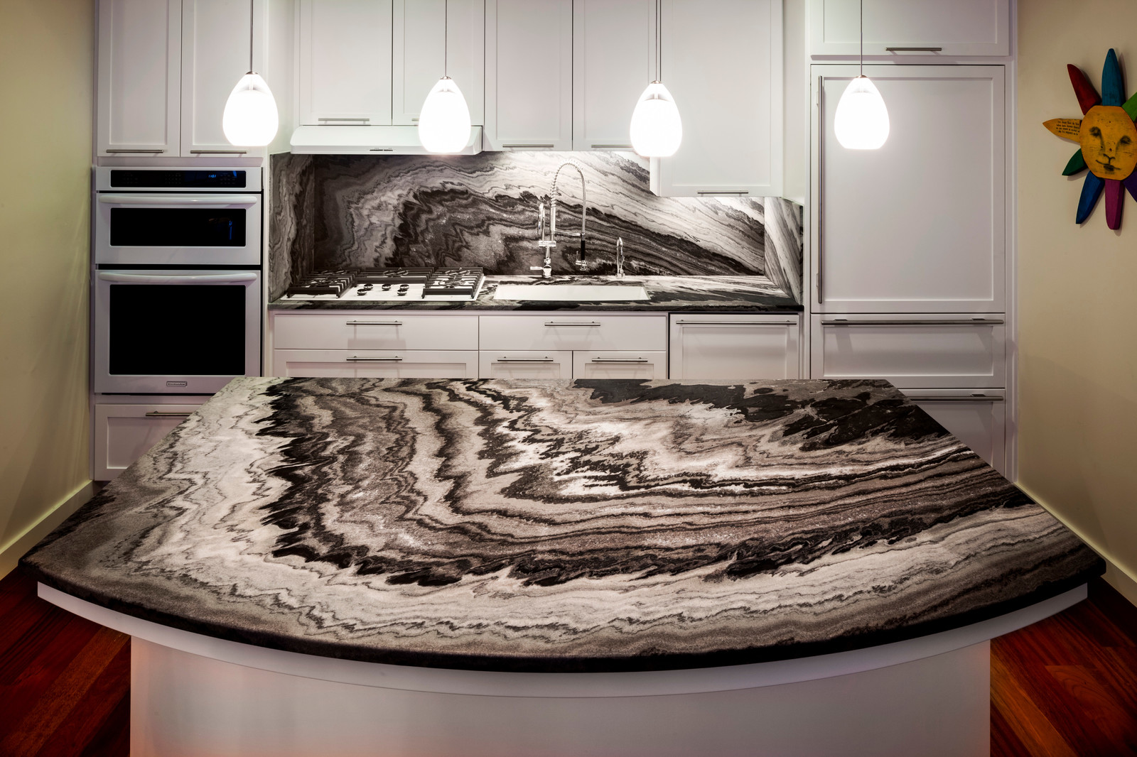 Обложка статьи: Материалы: Выбираем мрамор под интерьерную задачу